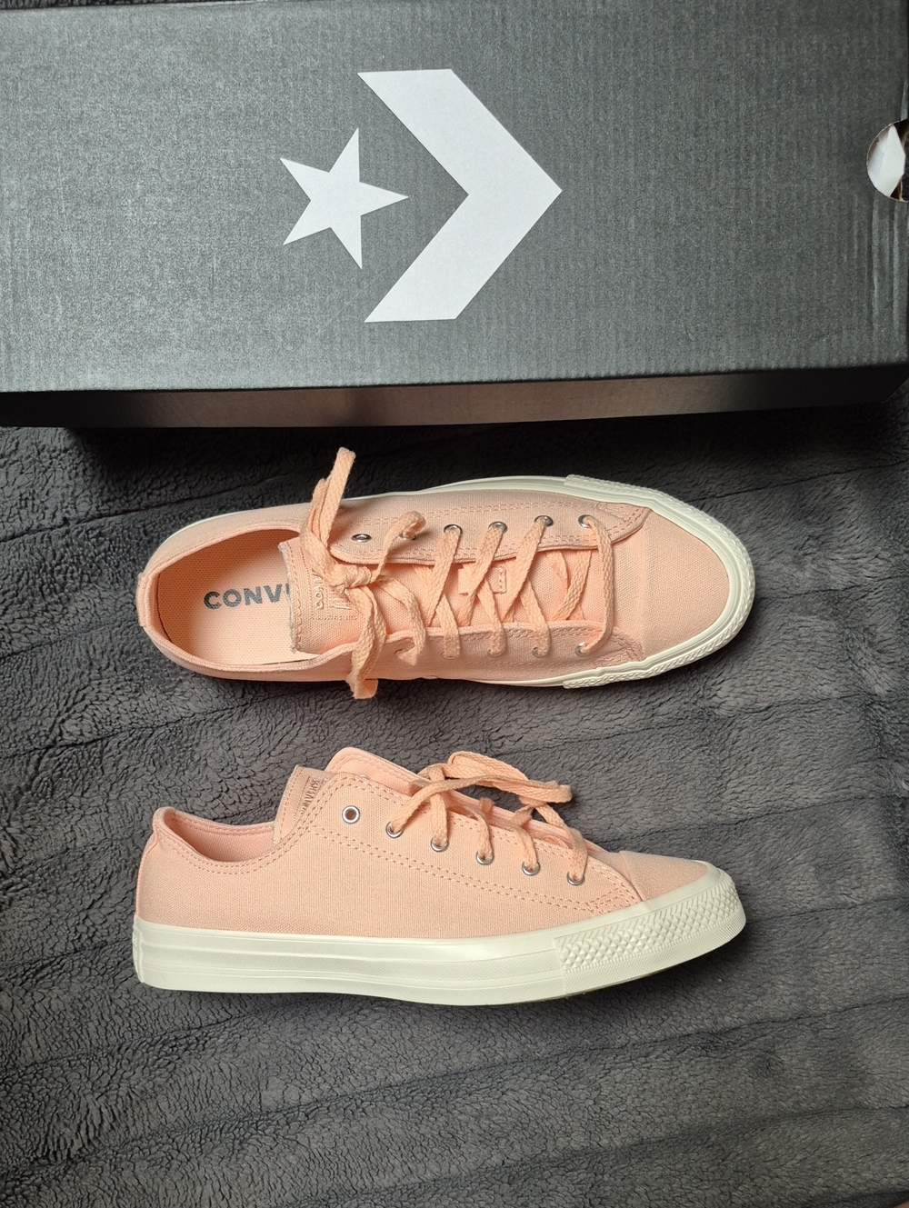 Converse CTAS Classic OX Low Top Sneakers in Soft Pink Size 8 Women/6 Men, New